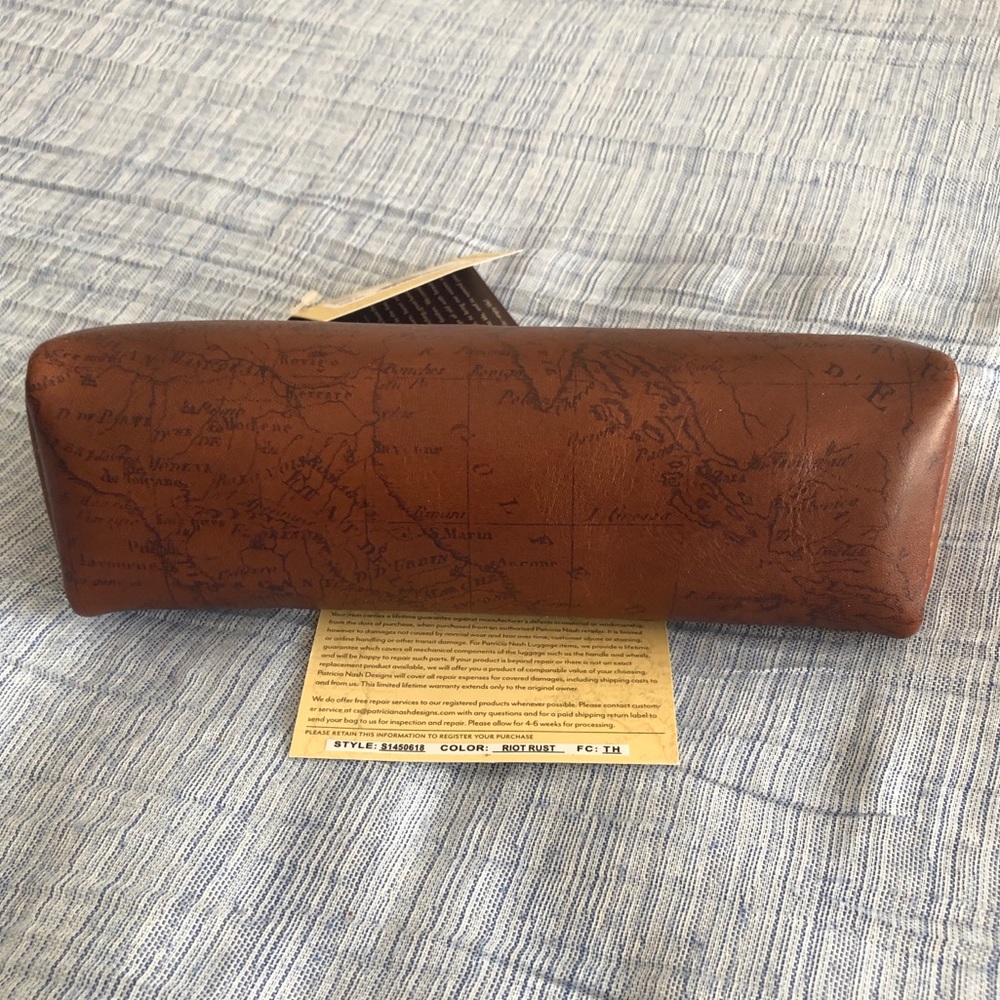 NWT Patricia Nash leather Map Print Wristlet/Case - Picture 5 of 6